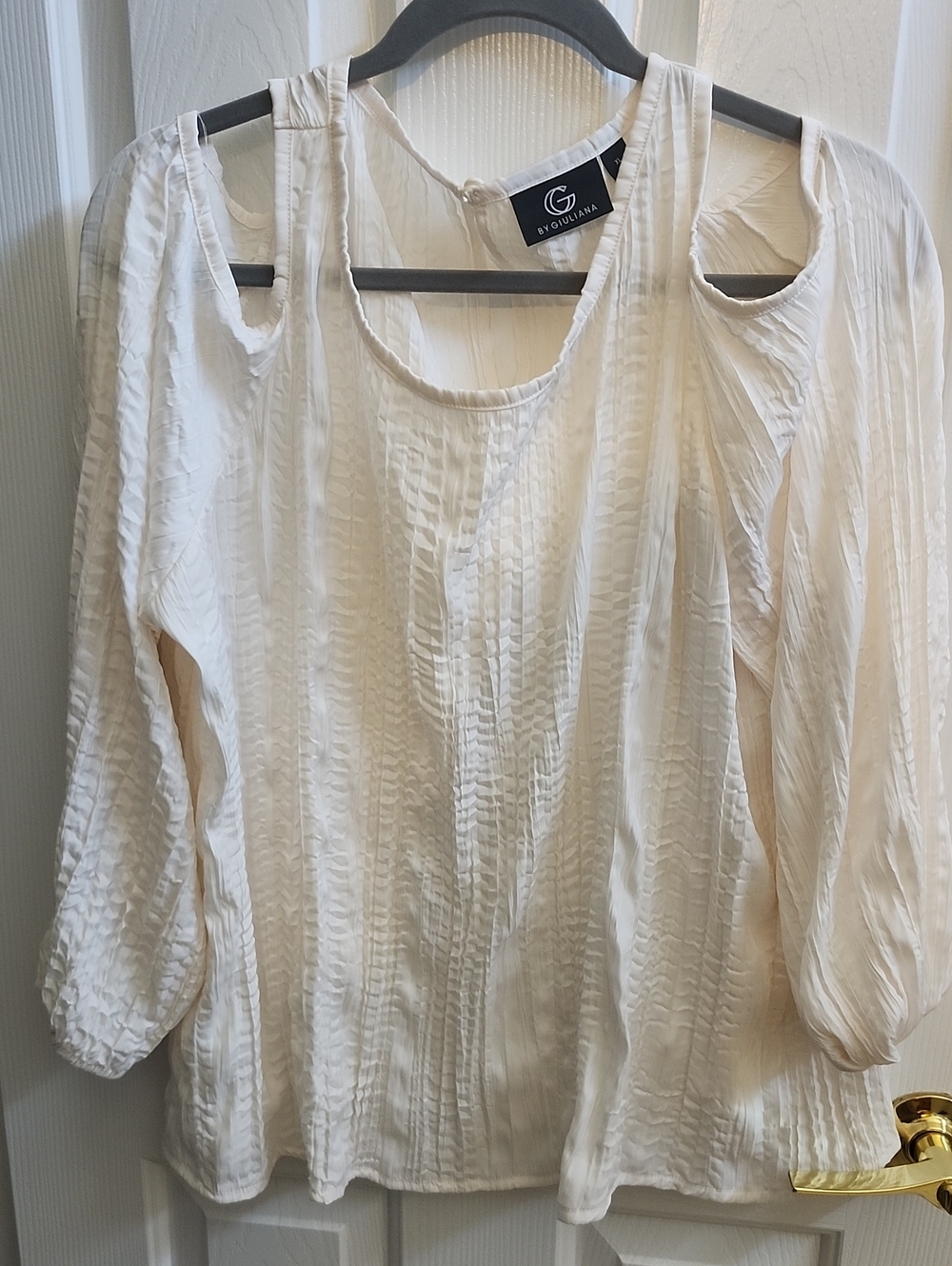 G by Giuliana Ivory Long-Sleeve Textured Cutout Blouse